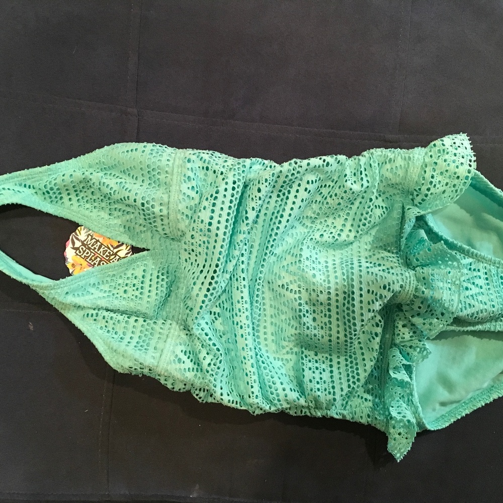 Aqua girls size 7/8 one piece swim suit